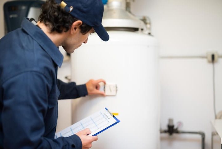 Reasons to Hire Professional Plumber to Install Water Heater 